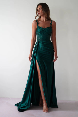 FITTED STRETCH SATIN GOWN WITH SASH